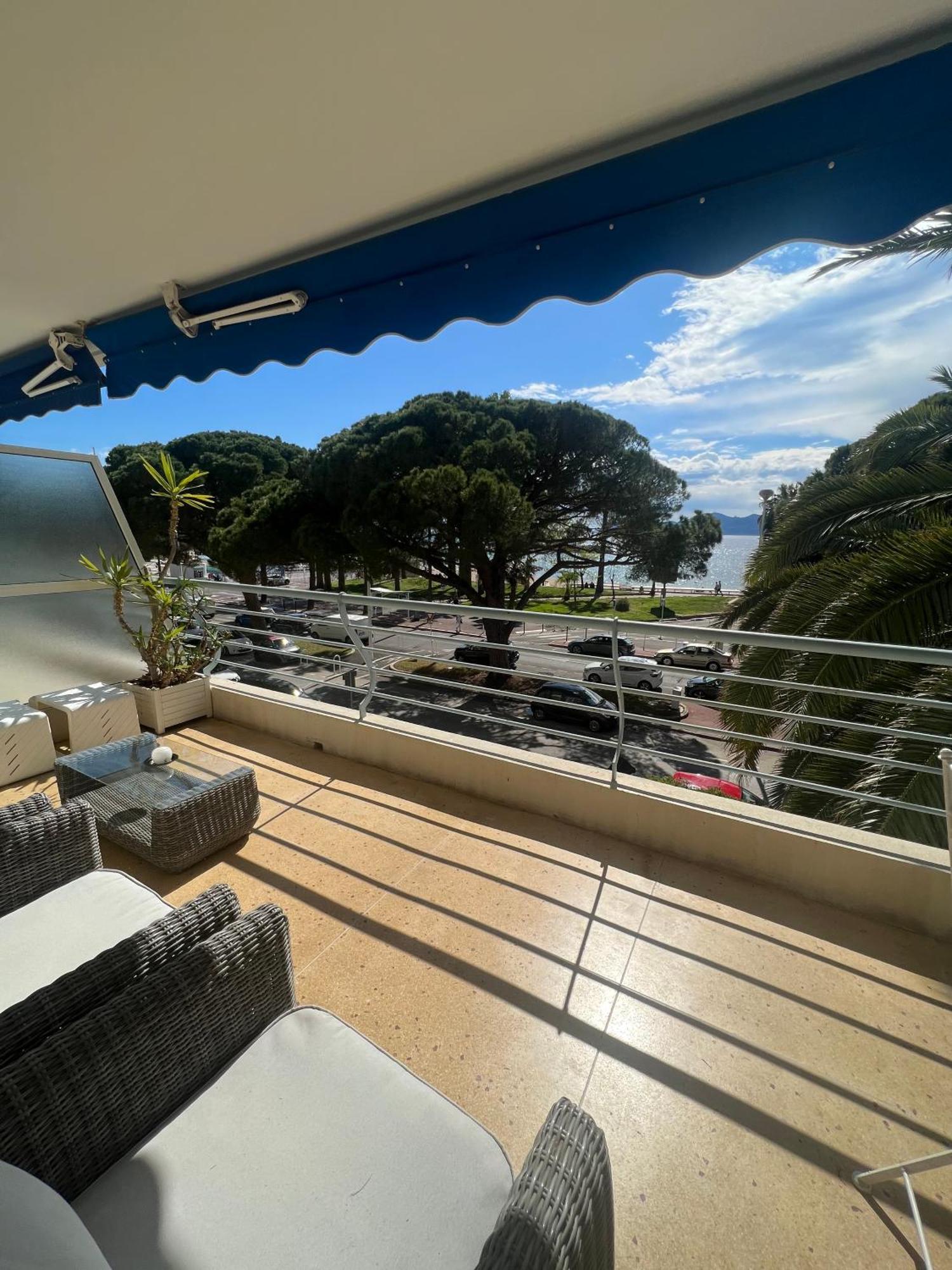 Sea View Croisette Apartamento *